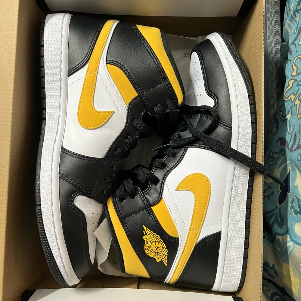 Nike Air Jordan 1 Mid